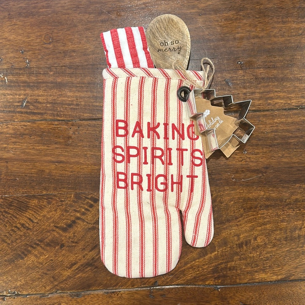 🍪🎄 NWT Baking Spirits Bright Baking Gift Set